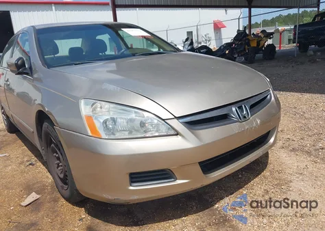 2007 Honda Accord 2.4 Lx z USA, uszkodzony, nr VIN 3HGCM56497G703984